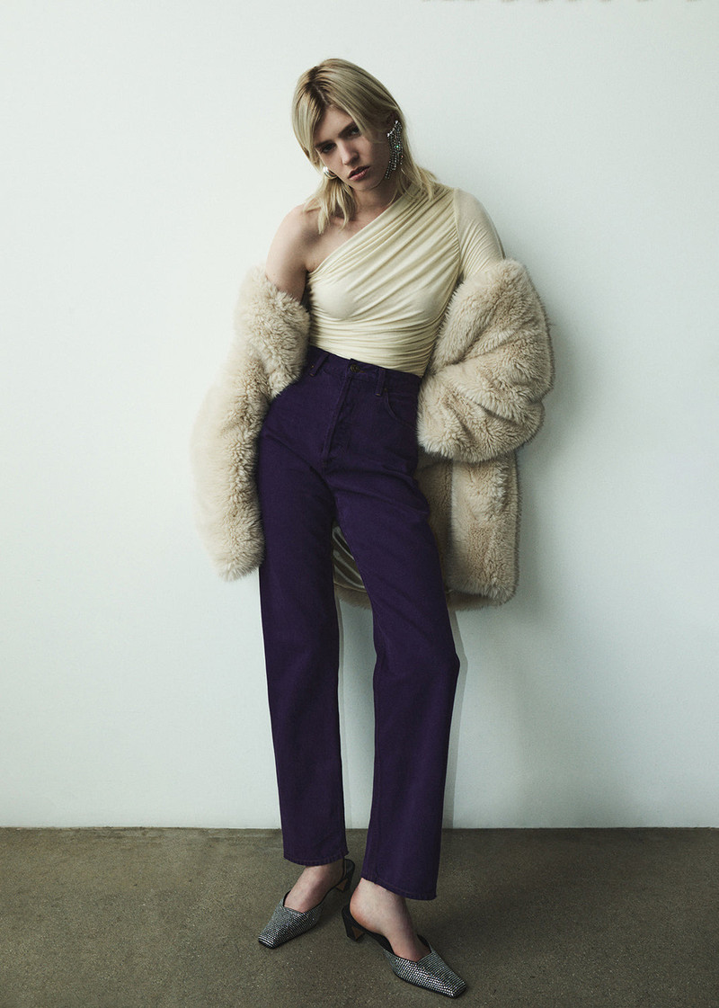 AGOLDE ANNETTE TEE IN OAT MILK outlook