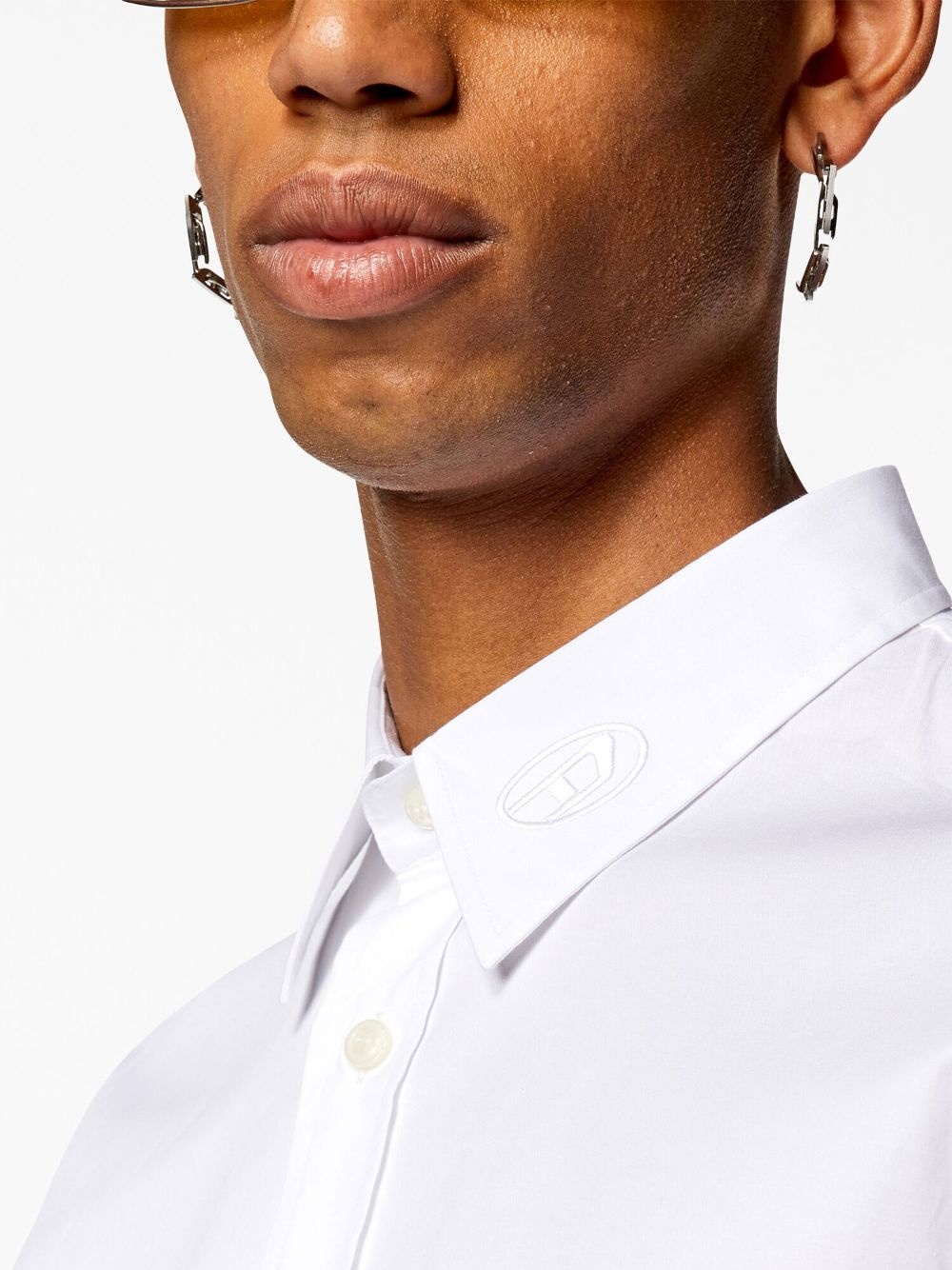 logo-embroidered cotton shirt - 4