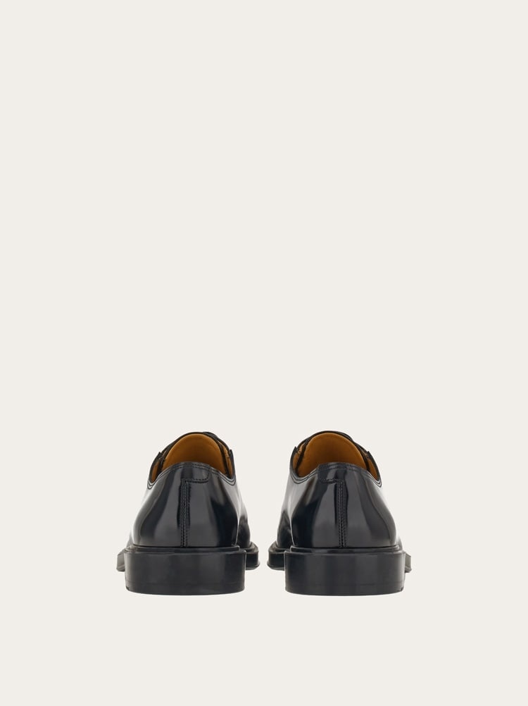 OXFORD WITH METAL TAB - 3