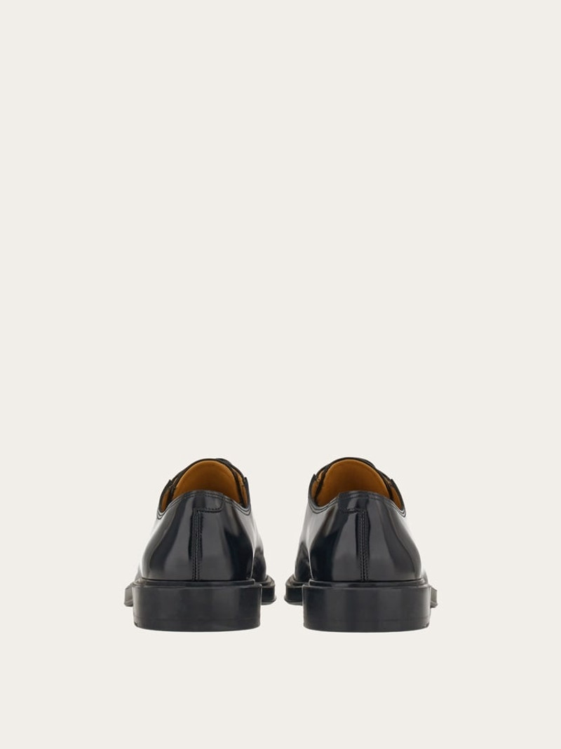 FERRAGAMO OXFORD WITH METAL TAB outlook