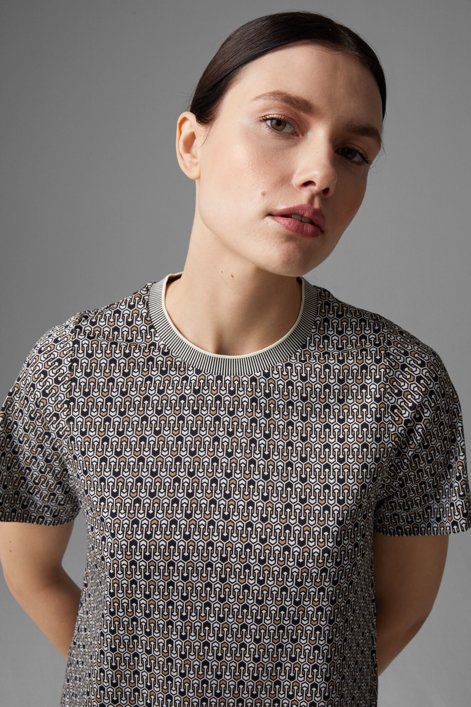 Karlie T-shirt in Black/White - 4