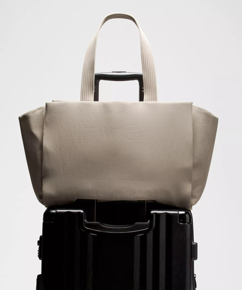 Triple Compartment Tote Bag 18L 10