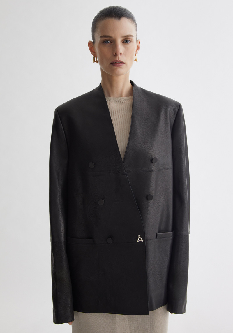LILITH Collarless double breasted boxy leather blazer 3