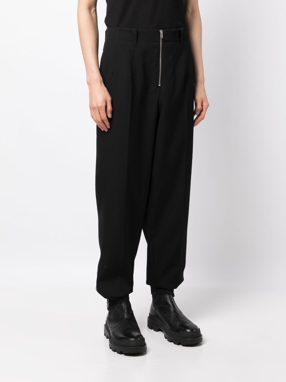 zip-fastening wool tapered trousers - 3