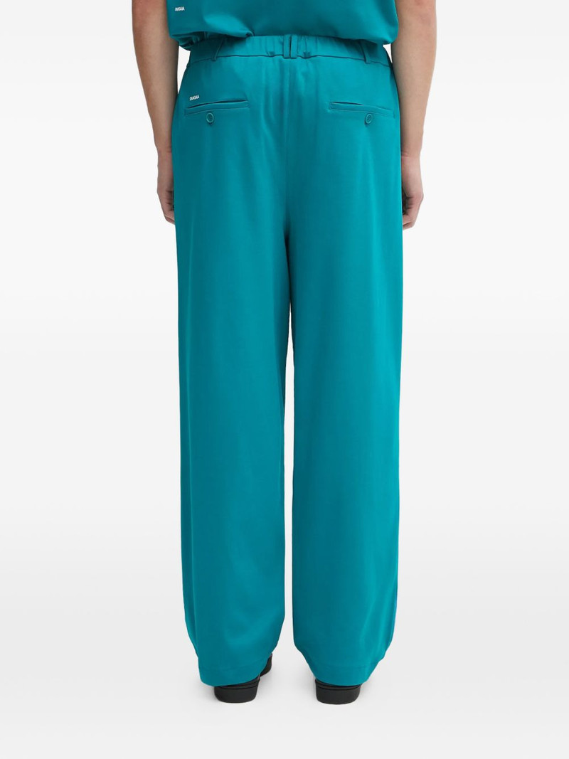 button-fastening trousers 4