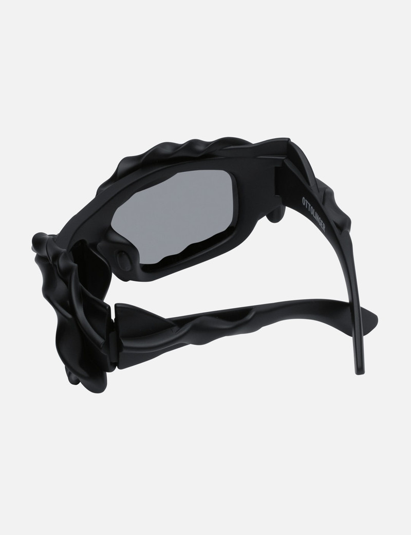 TWISTED SUNGLASSES 3