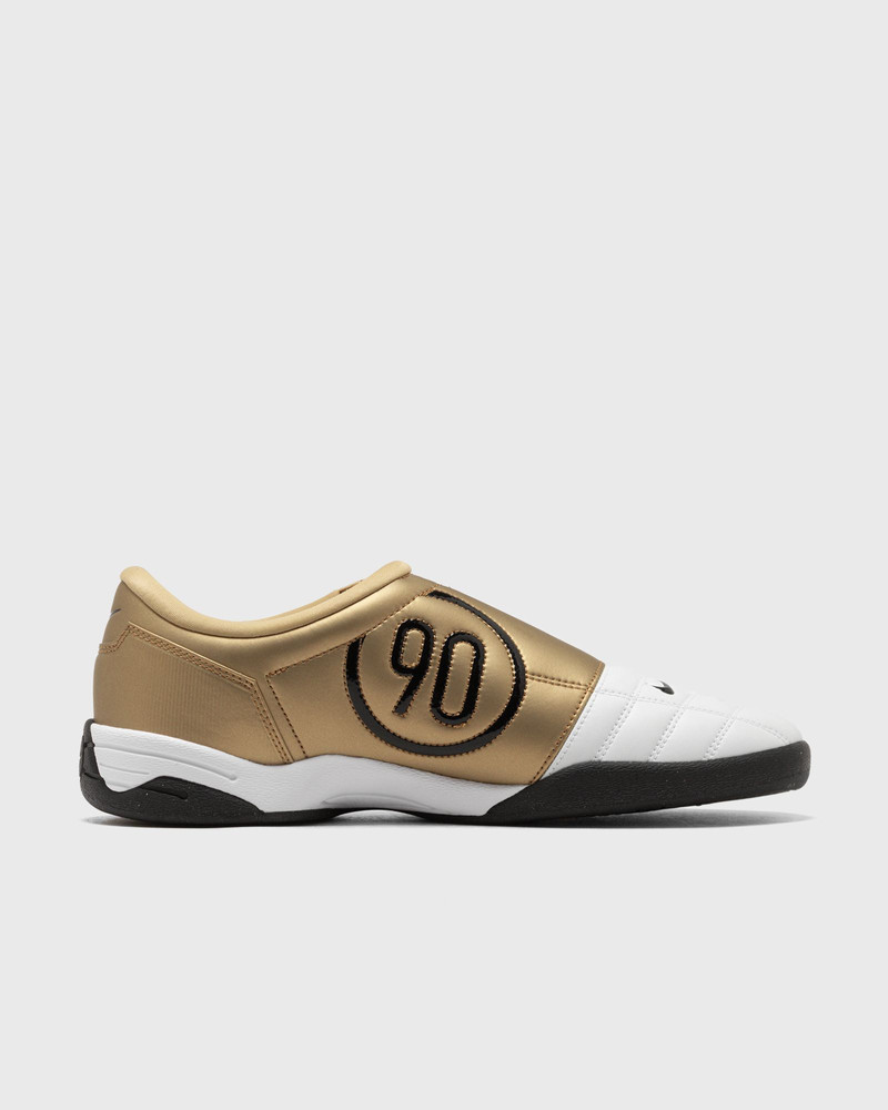 Nike Total 90 SP outlook