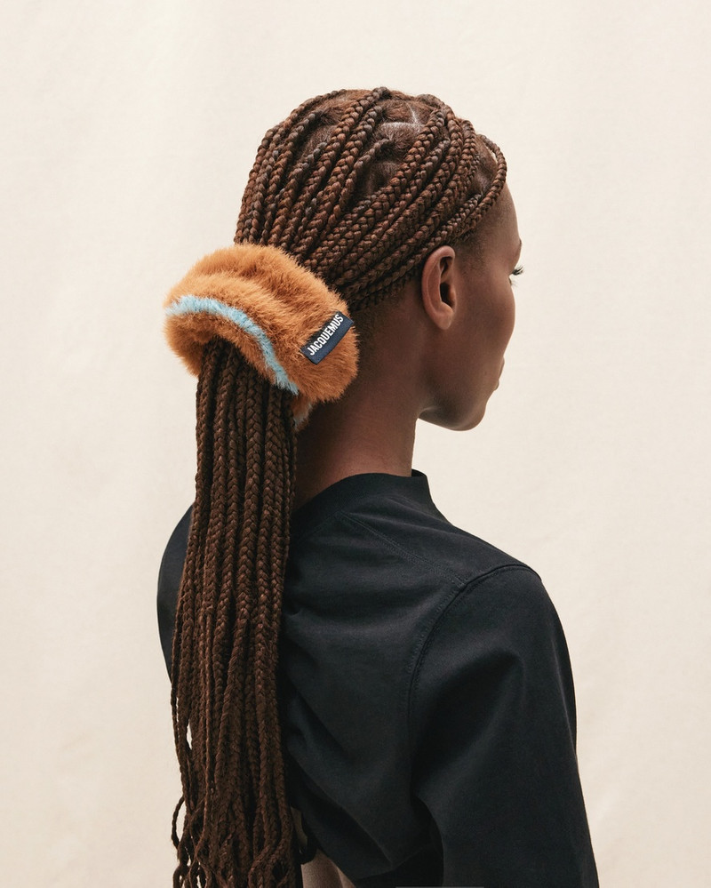 JACQUEMUS Le Chouchou Neve outlook