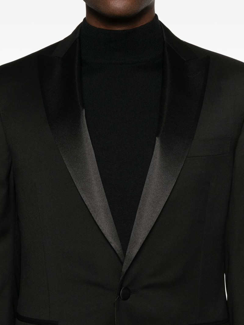 peak-lapel suit 4