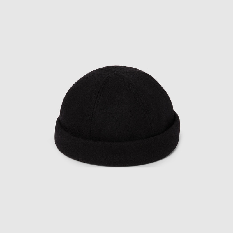 Wool hat with embroidery 1