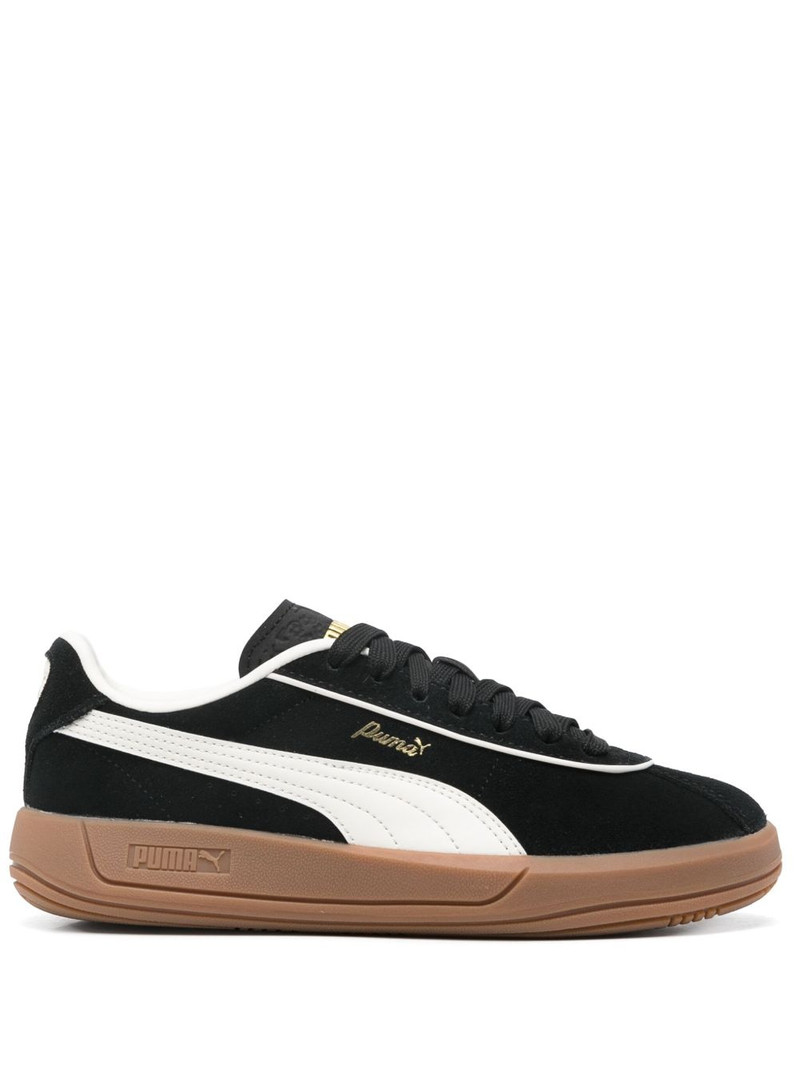 Club sneakers 1