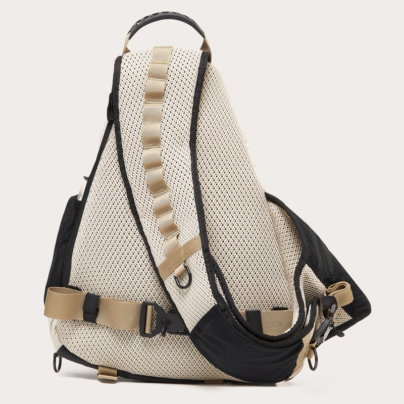 Latitude Sling Pack 3