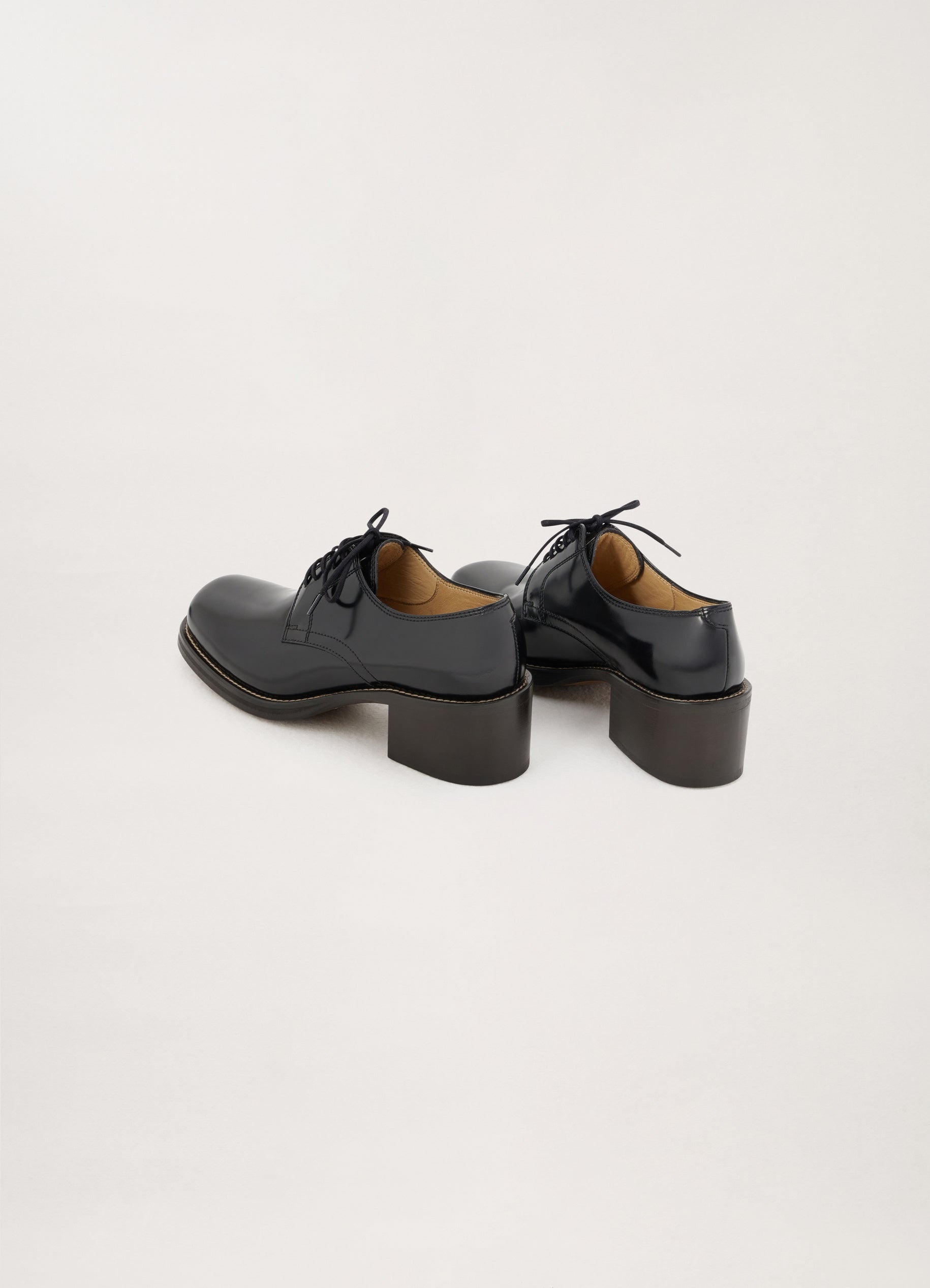 SQUARE DERBY
SLEEK LEATHER - 3