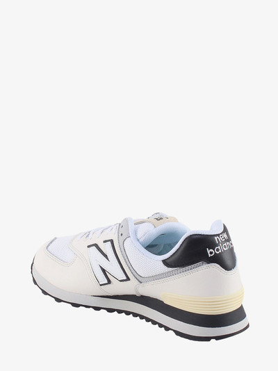 New Balance SNEAKERS outlook