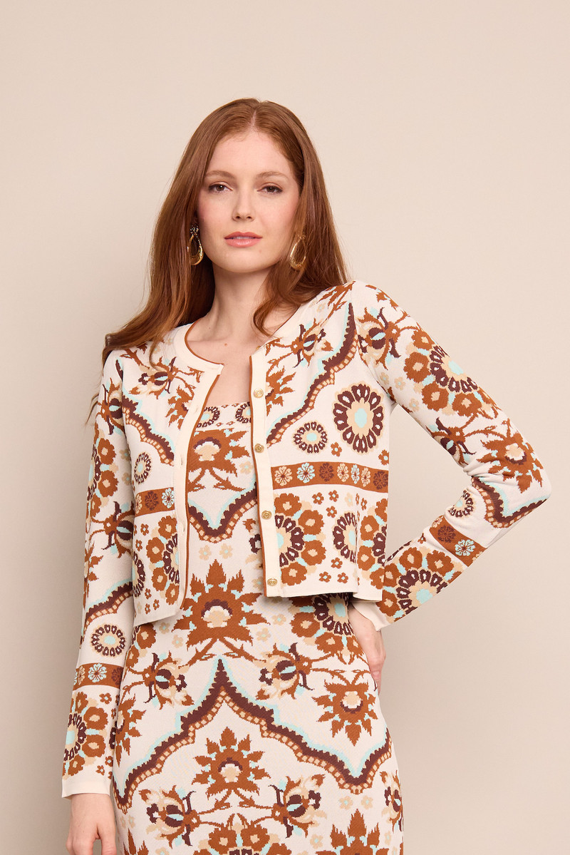 Cara Cara Ila Cardigan
Softly Structured, Finished in Tonal Jacquard outlook