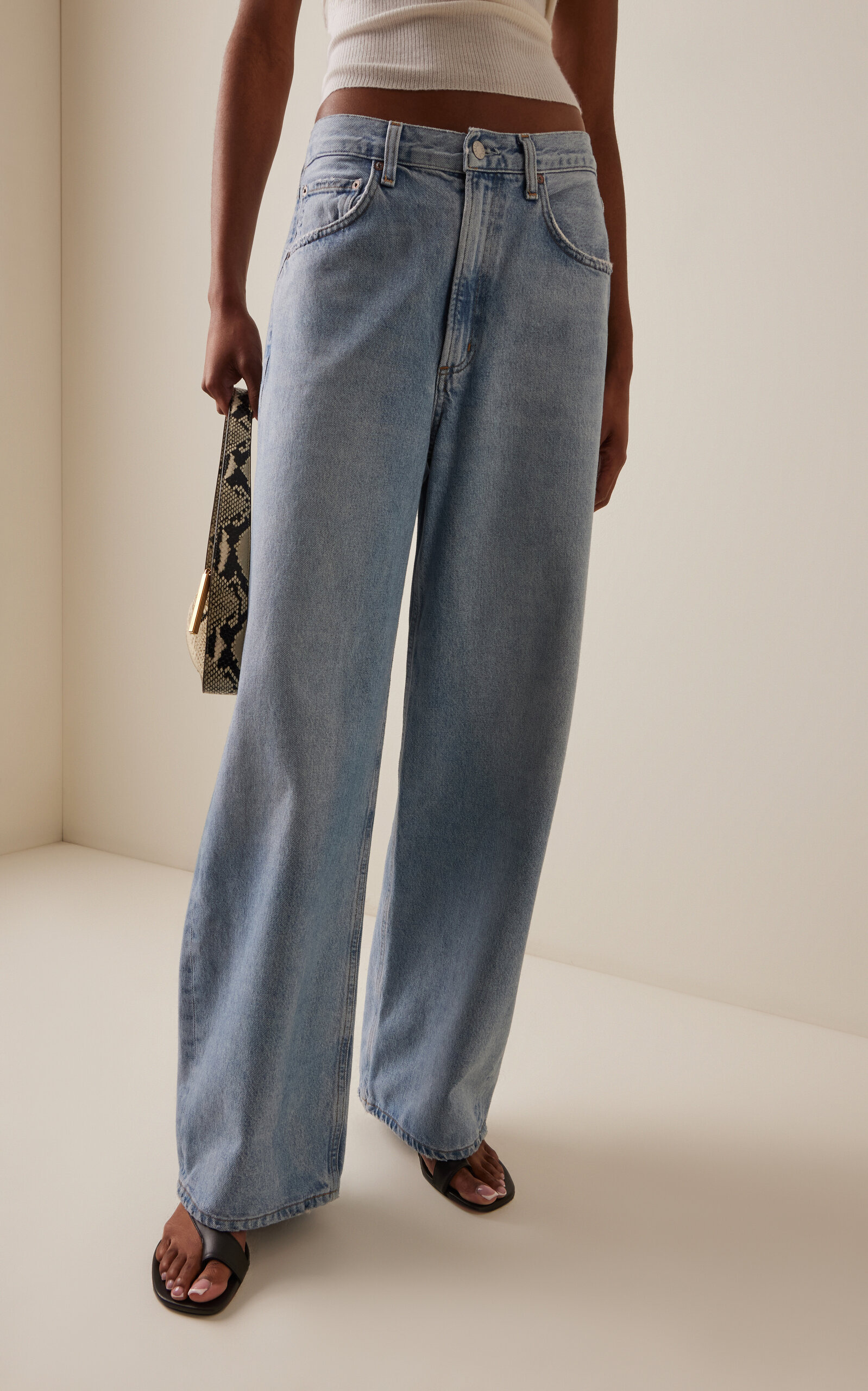 Low Curve Rigid Mid-Rise Tapered Jeans light wash - 3