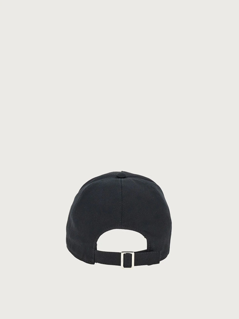 FERRAGAMO GANCINI BASEBALL CAP outlook