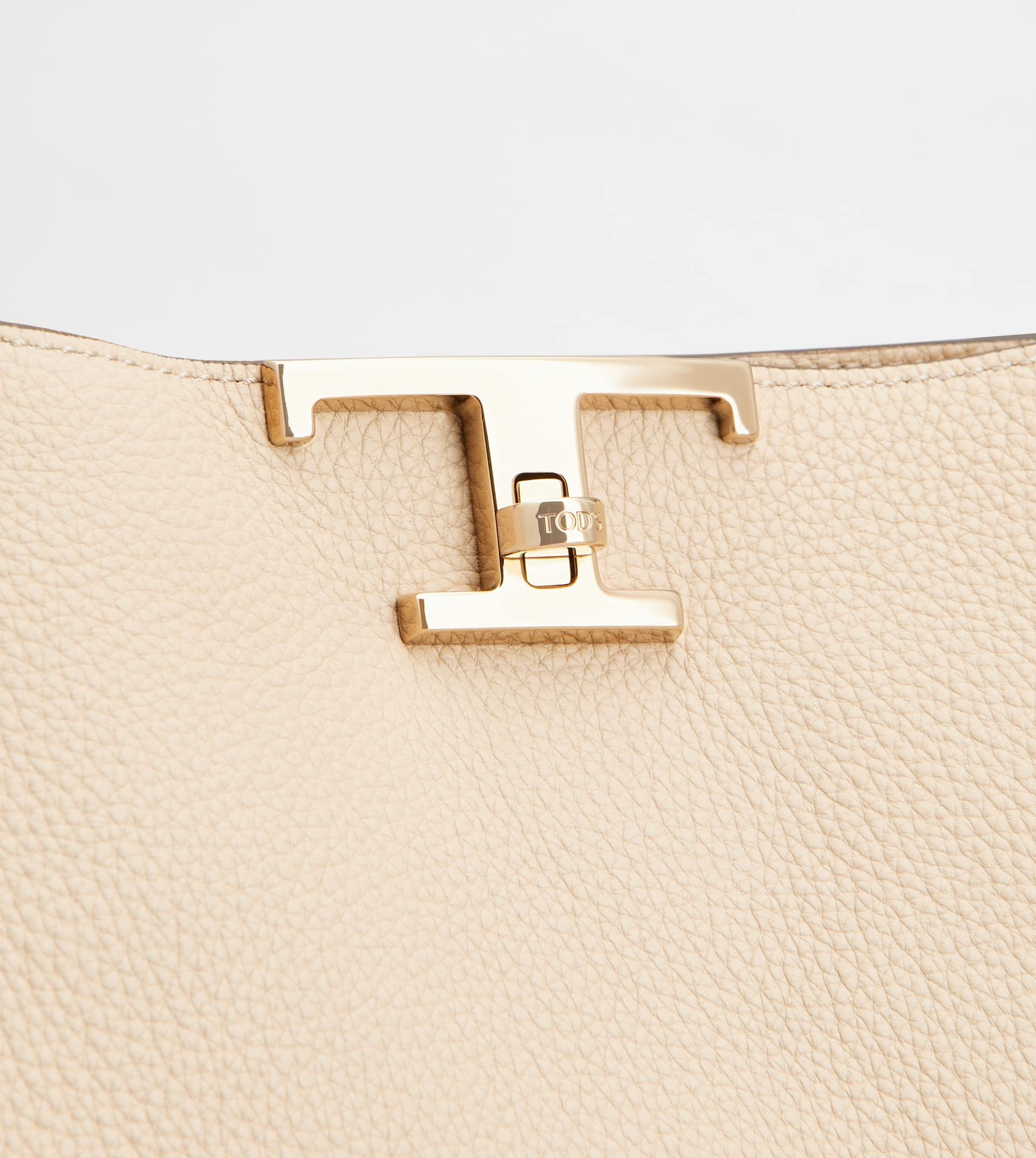 T TIMELESS SHOULDER BAG IN LEATHER MEDIUM - BEIGE - 7