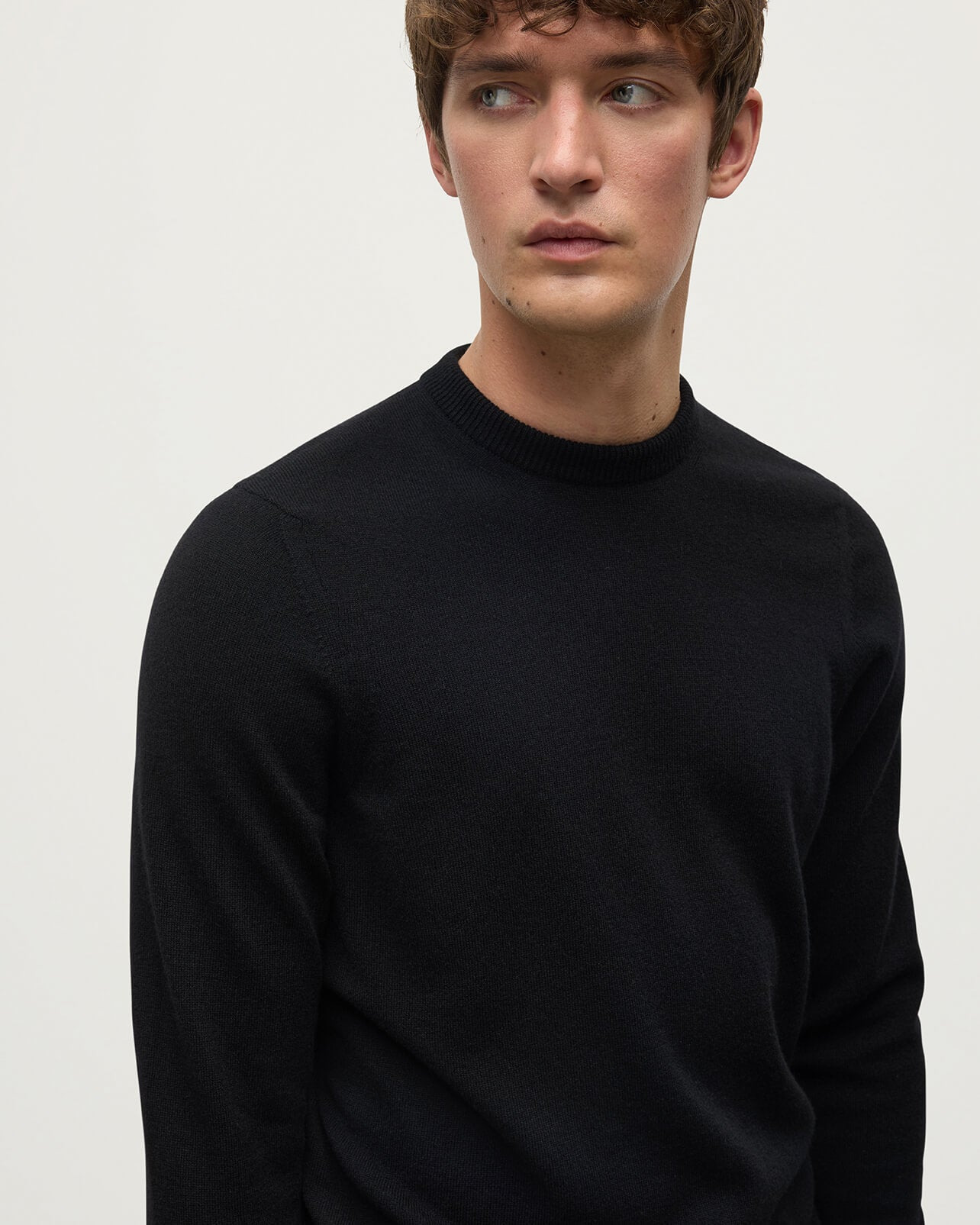 Classic Cashmere Black Round Neck Jumper - 5