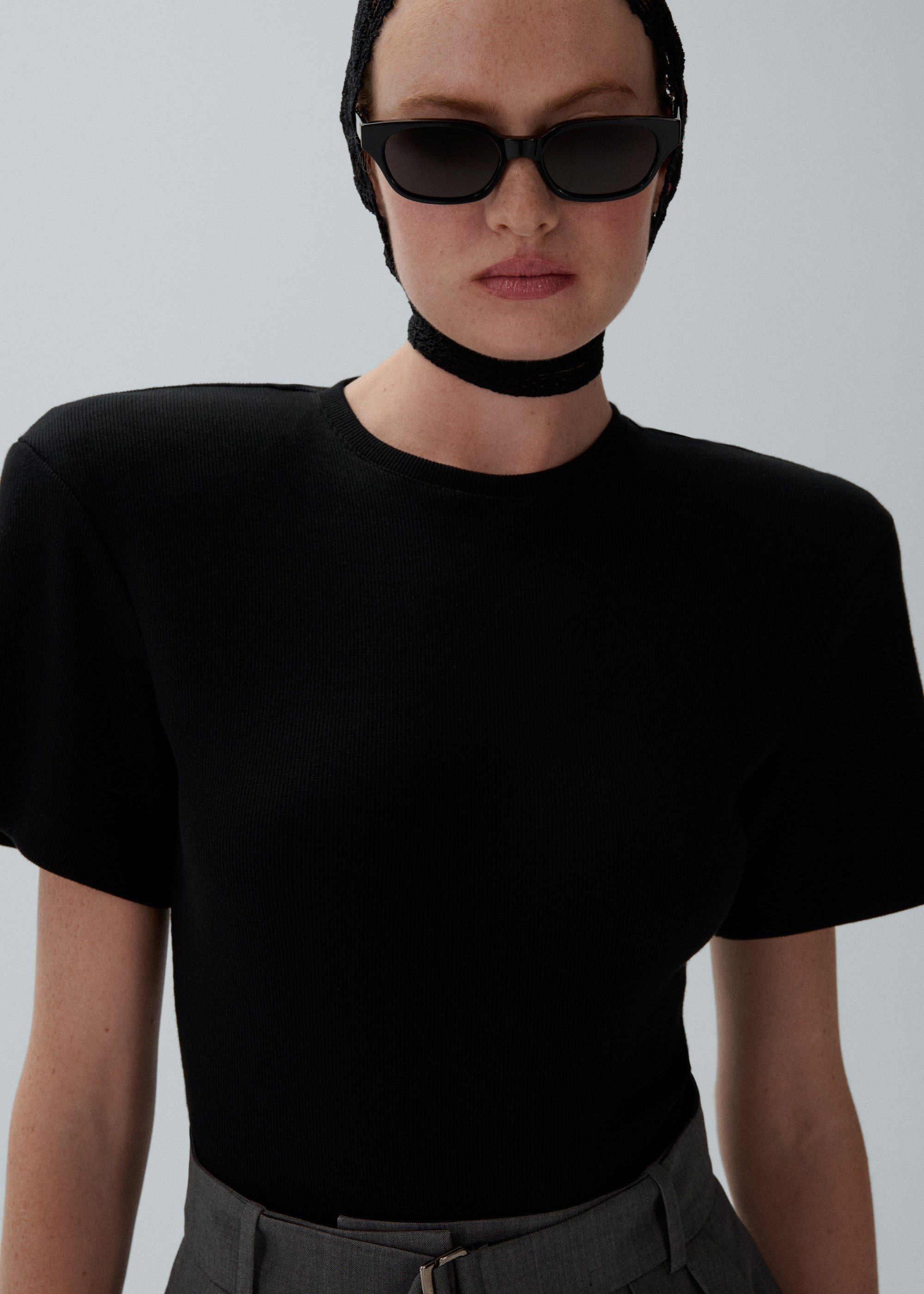 Ribbed short sleeve bodysuit in black - 4