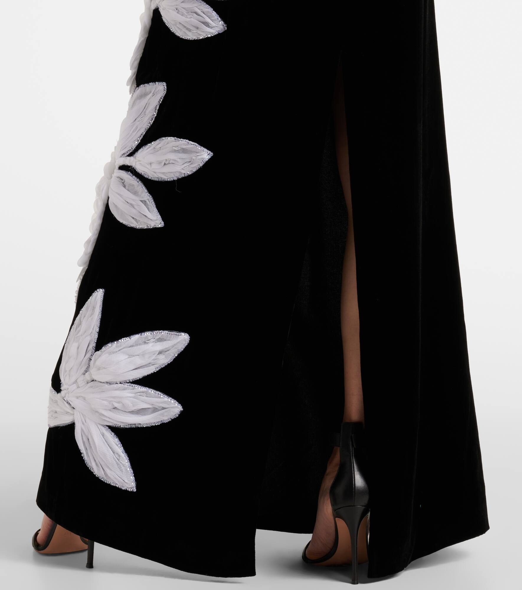 Floral appliqué crêpe gown - 5
