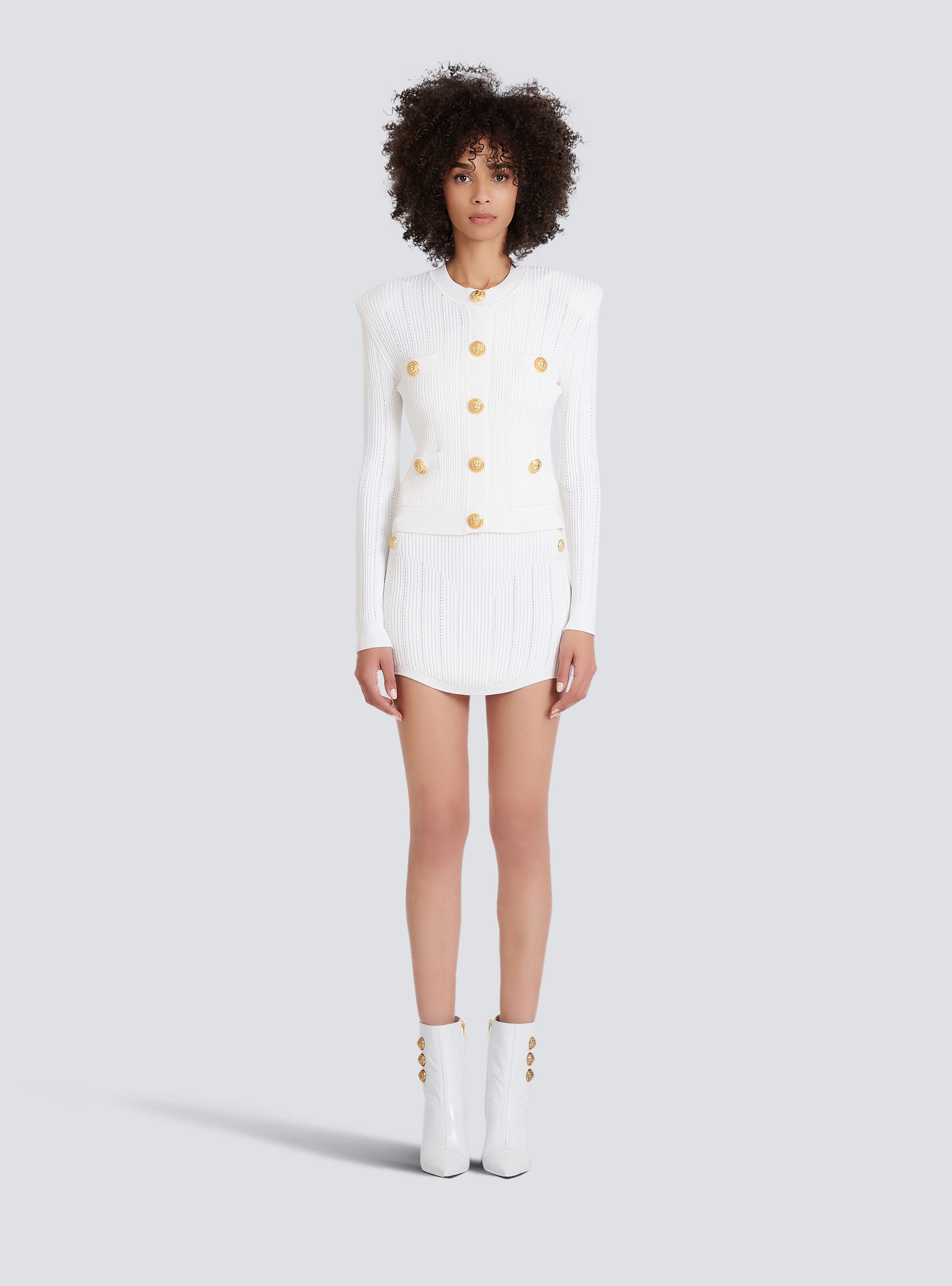 Knit cardigan with gold buttons - 3