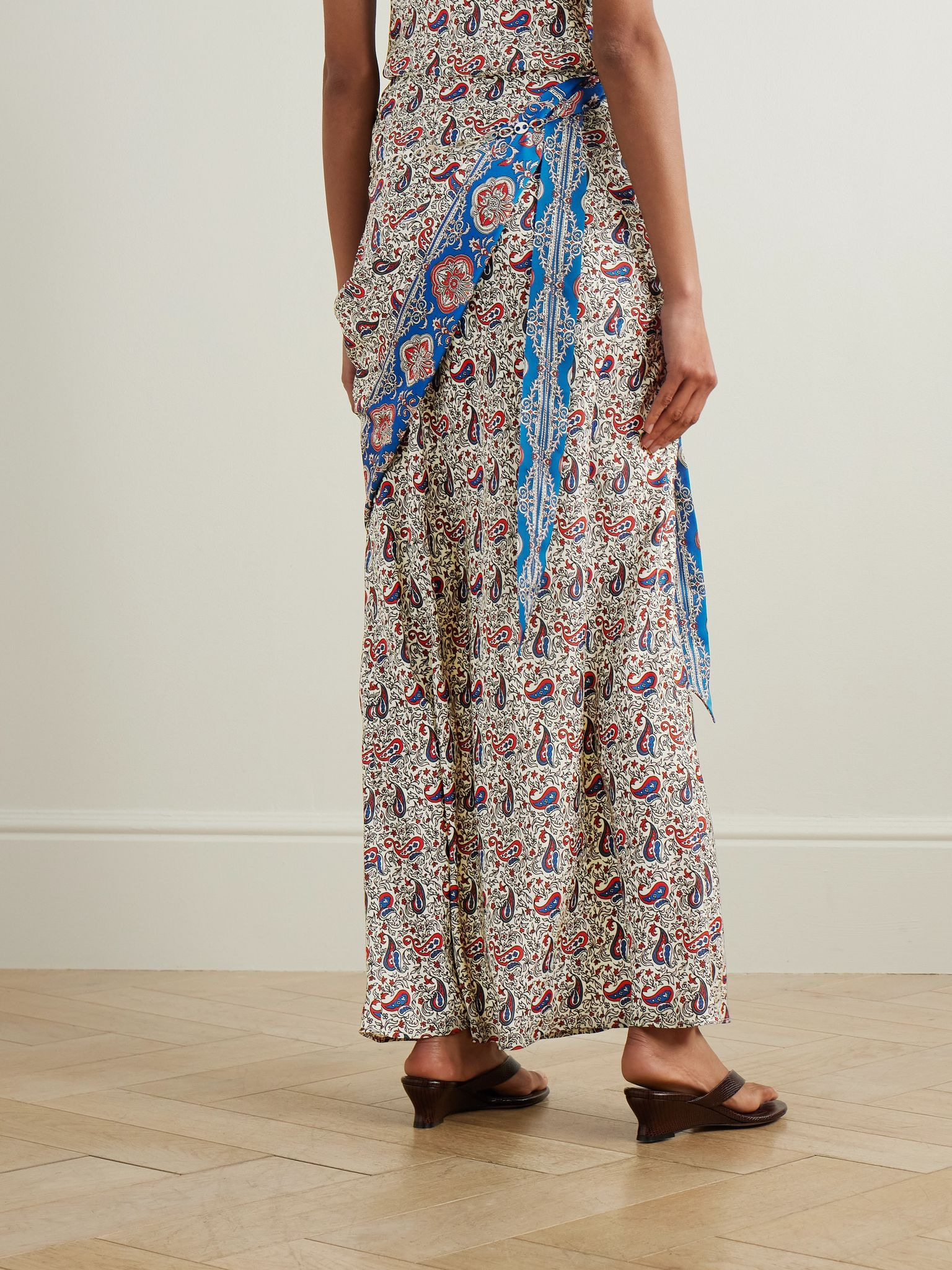 Chain-detailed paisley-print crepe maxi skirt Cream - 3