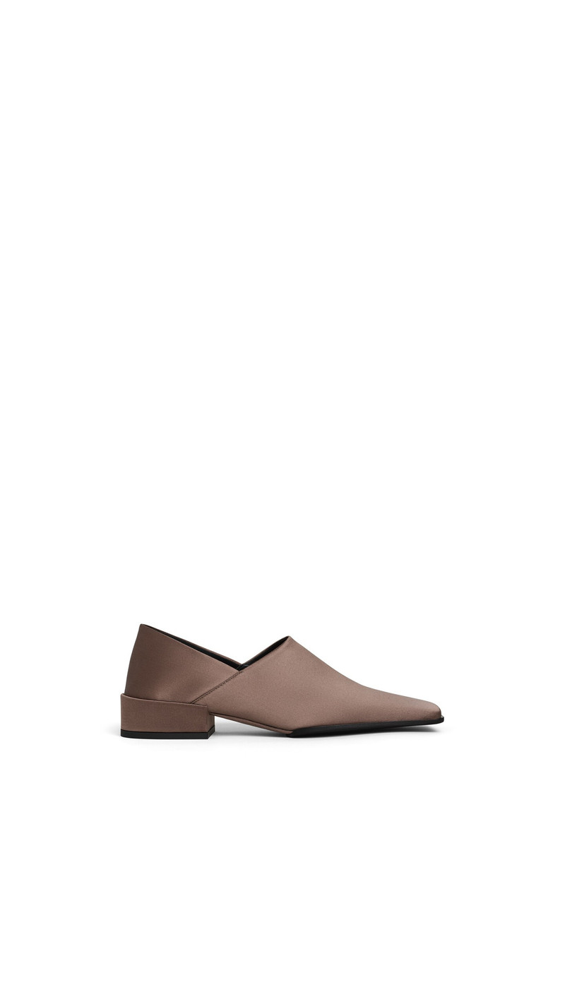 SQUARE SLIPPERS IN SATIN 1