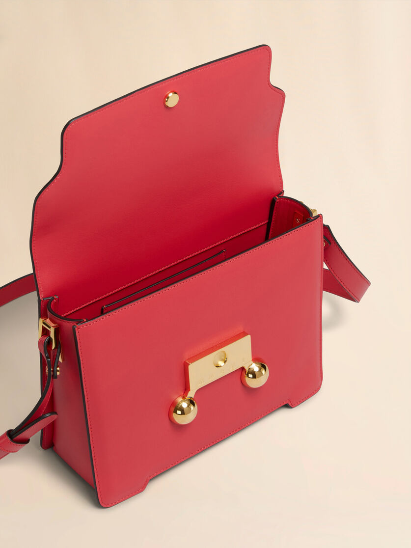 RED LEATHER TRUNKAROO MEDIUM SHOULDER BAG - 3