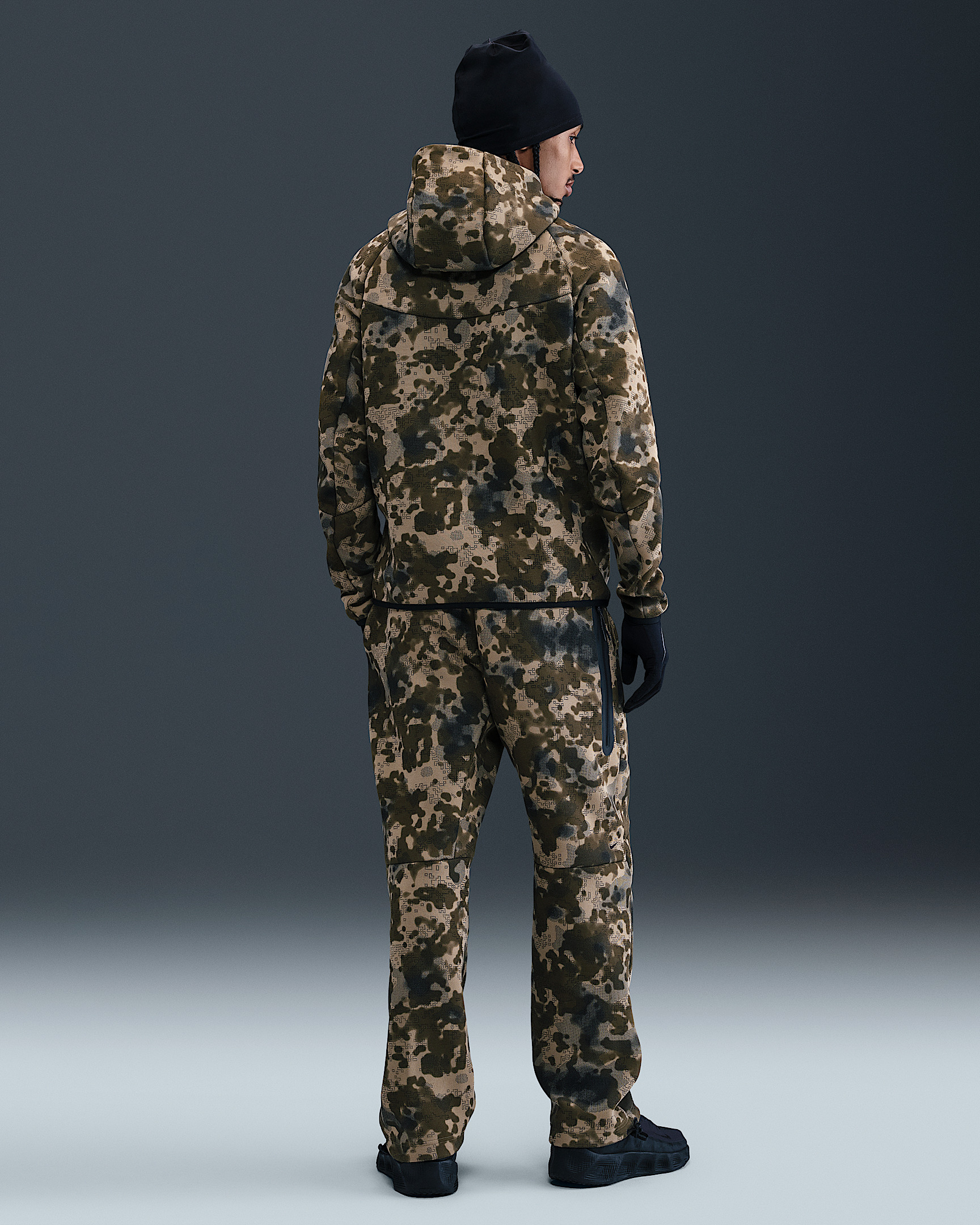 Nike Tech Men's Open-Hem Fleece Camo Pants - 4