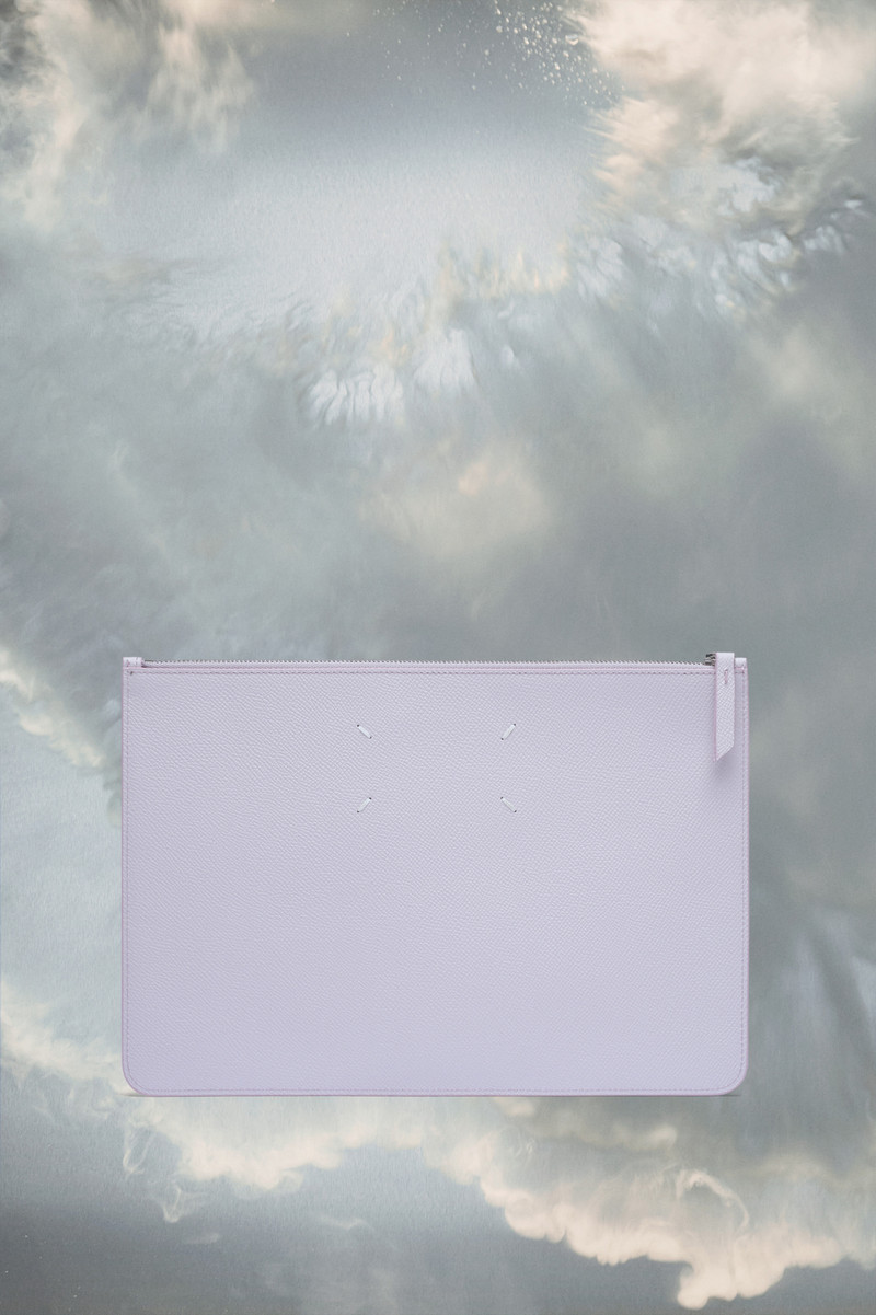 Four stitches pouch 1