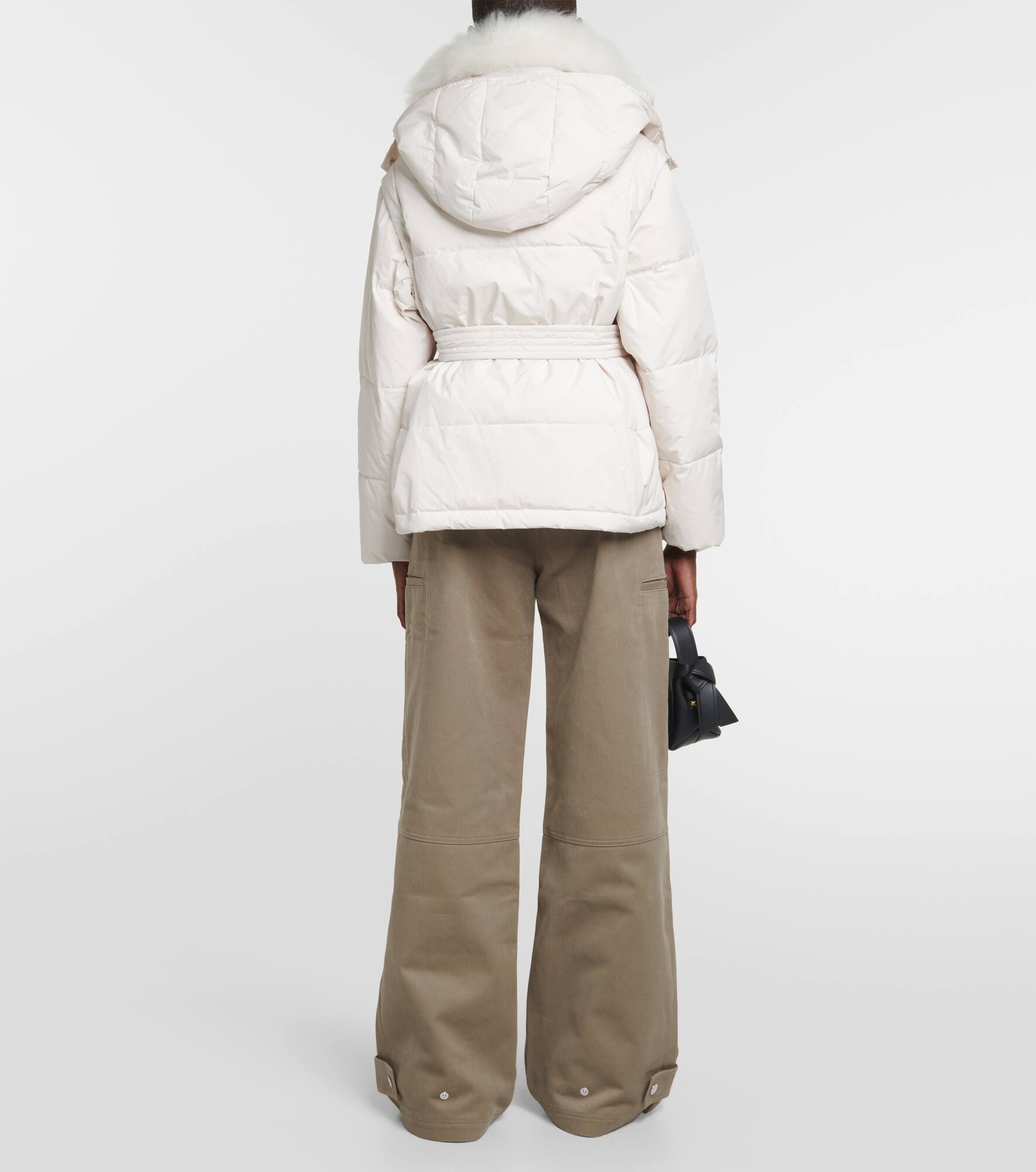 Belted shearling-trimmed down jacket - 3