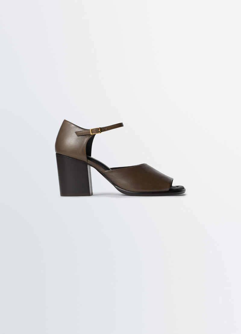 HEELED SANDALS IN GLOSSY LEATHER 1