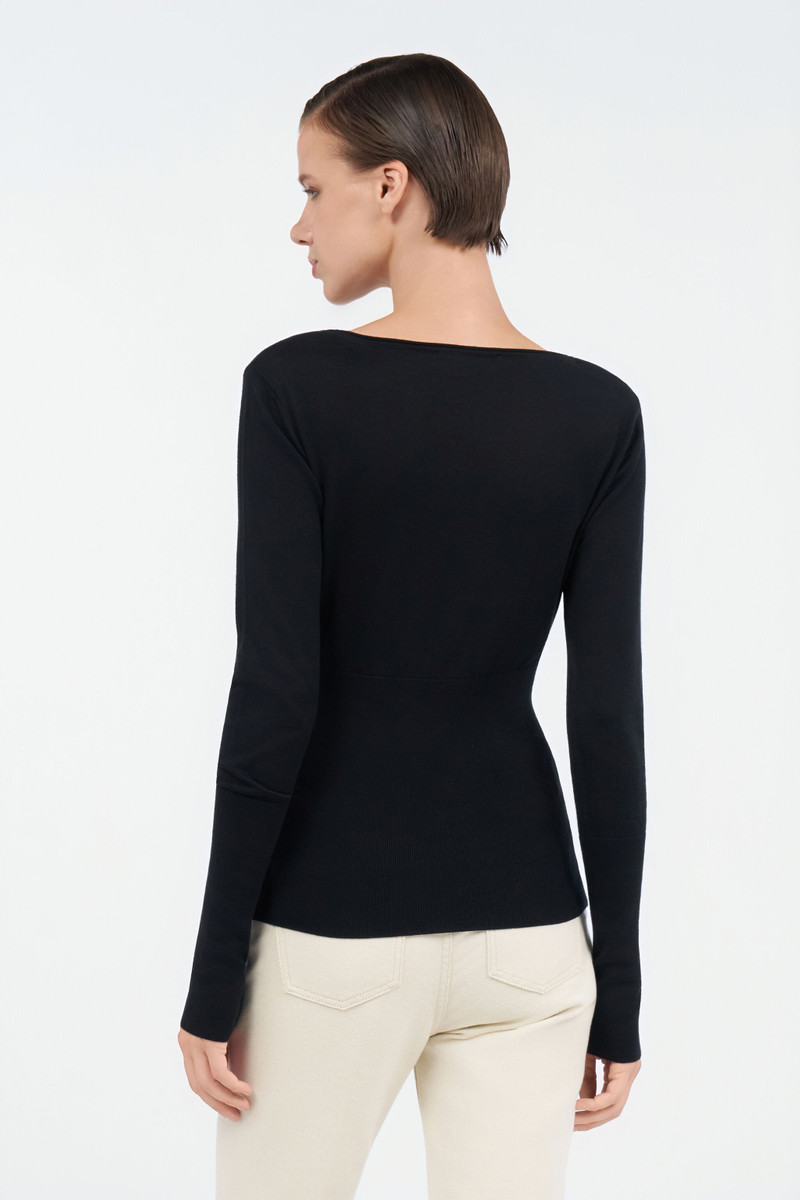 Long-sleeve sweater 4