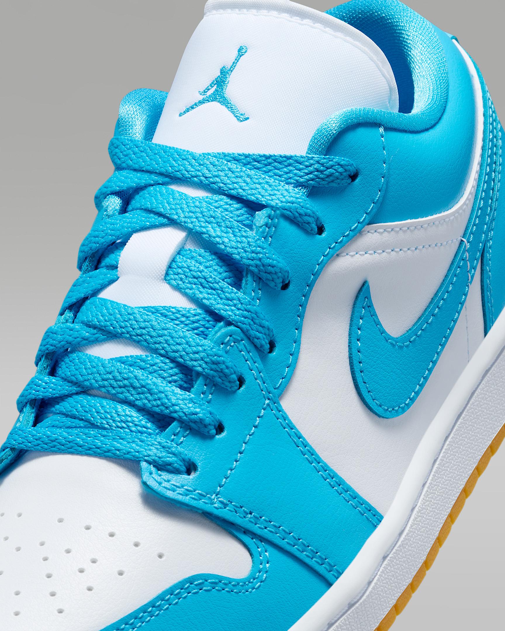 Air Jordan 1 Low Women's Shoes - 7