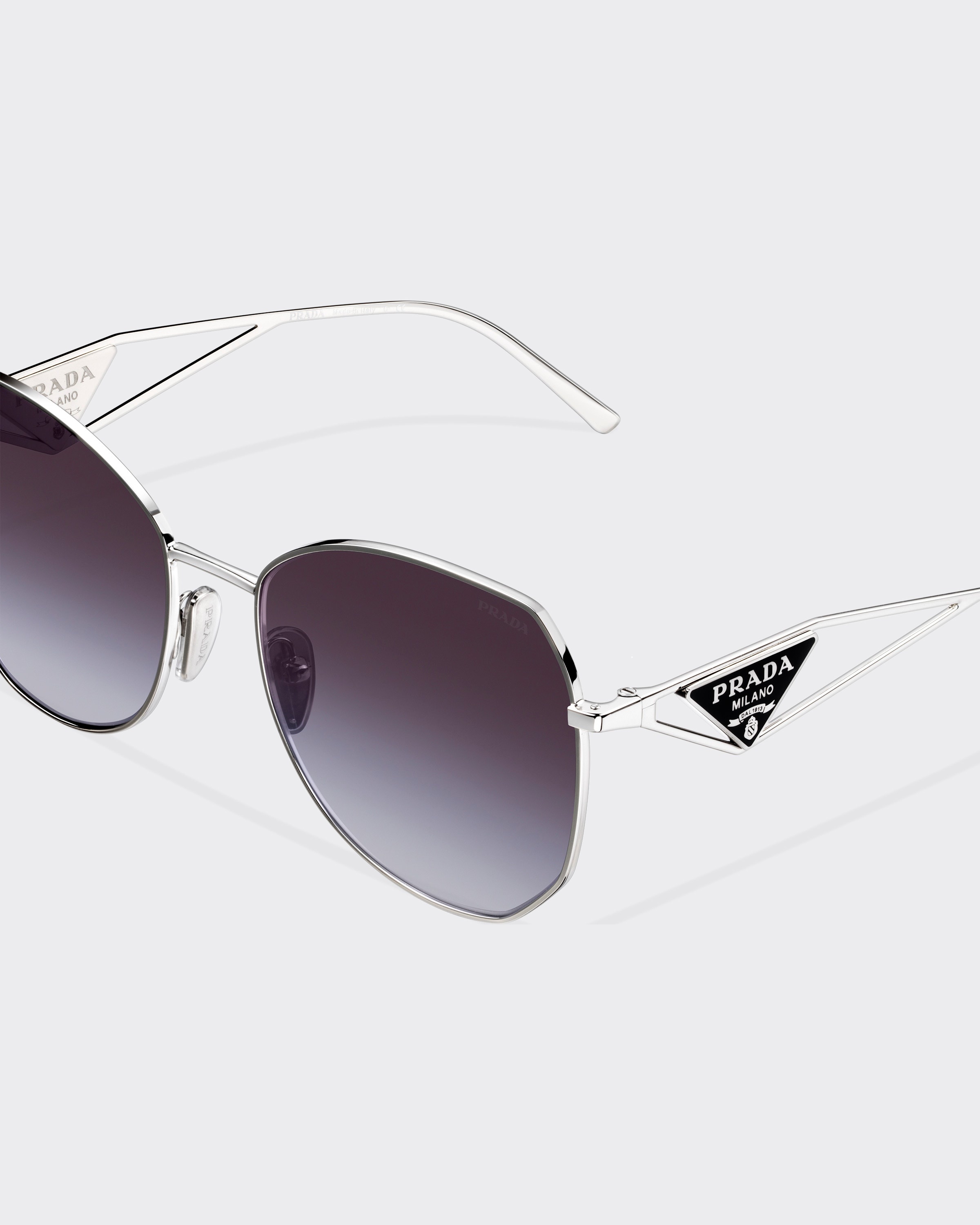 Sunglasses with triangle logo - 5