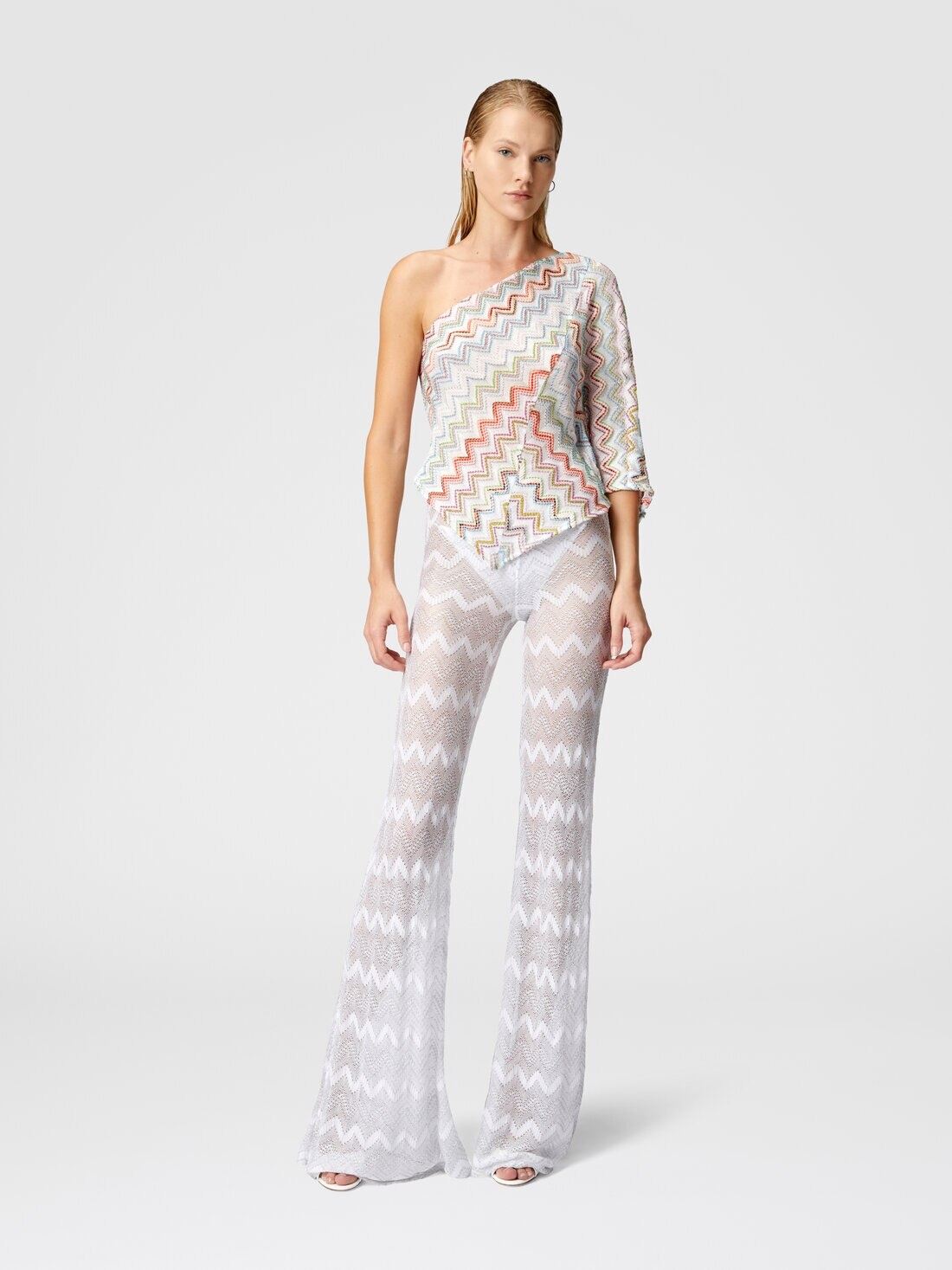 One-shoulder top with 3D lamé zig zag and wide sleeves - 2
