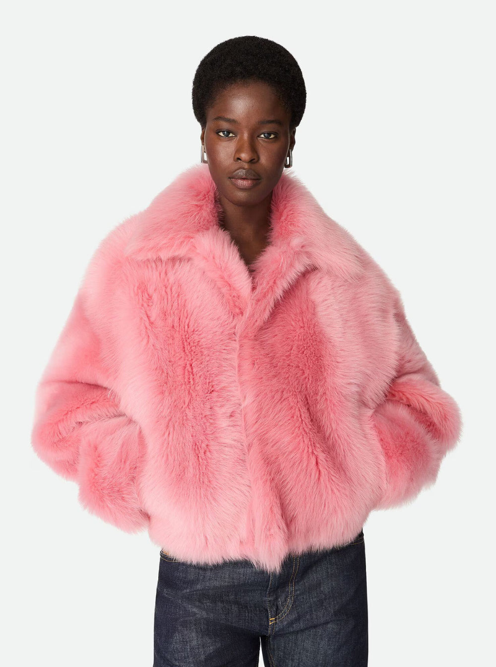 Bottega Veneta Women 'Toscana' Pink Cropped Shearling Coat With Classic Collar And Front Concealed C - 4