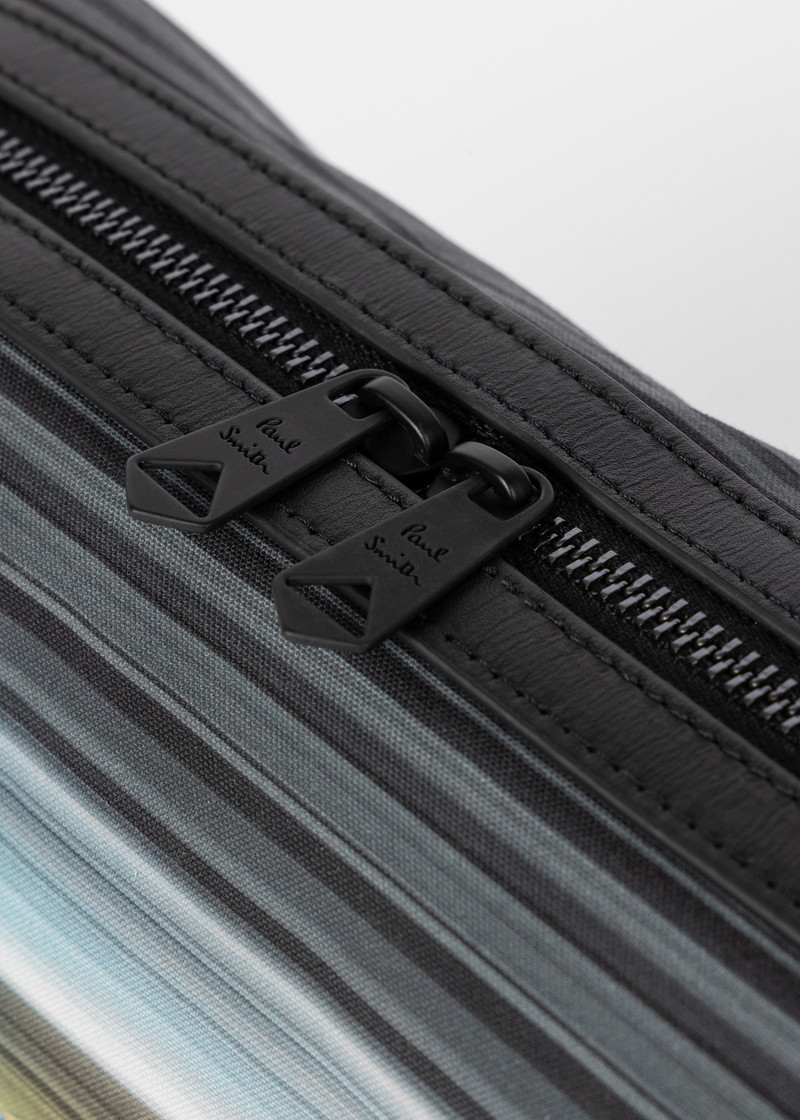 'Mini Blur' Washbag 4