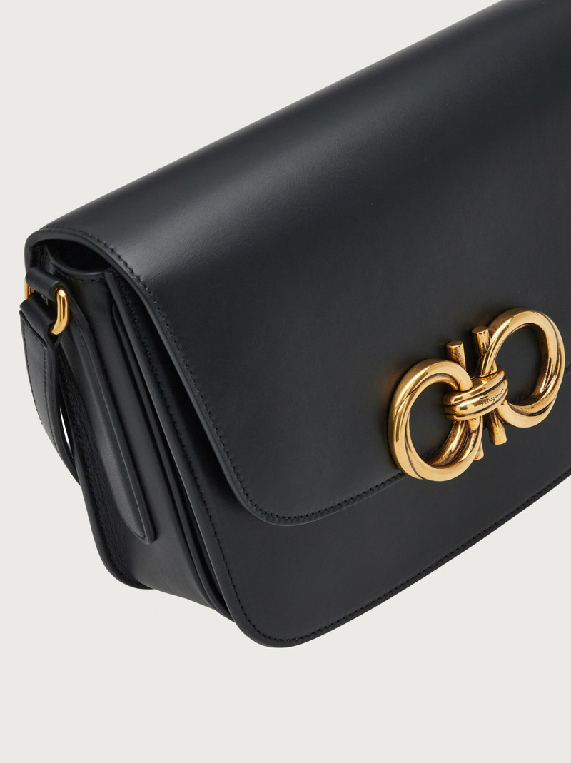 Trapezio crossbody bag 8