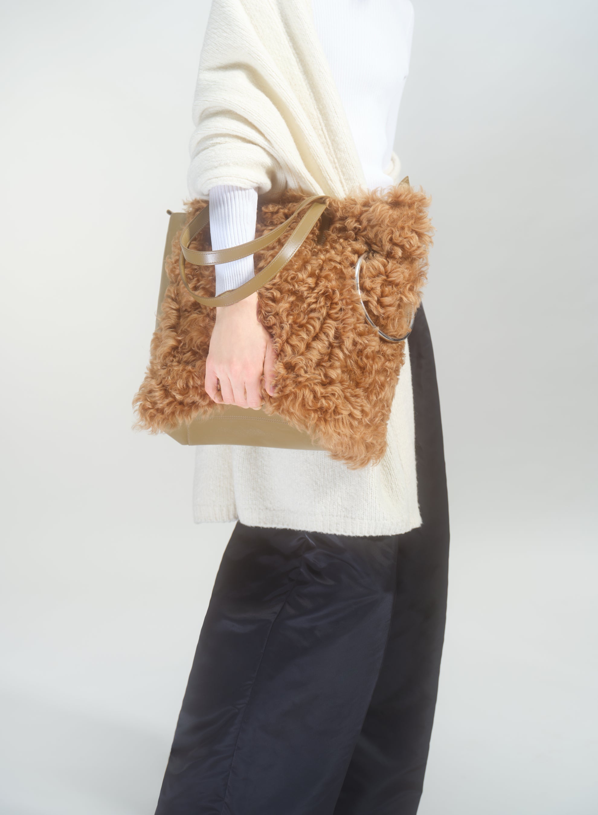 SHEARLING RING TOTE - 5