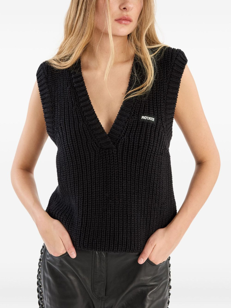 V-neck knitted vest 4