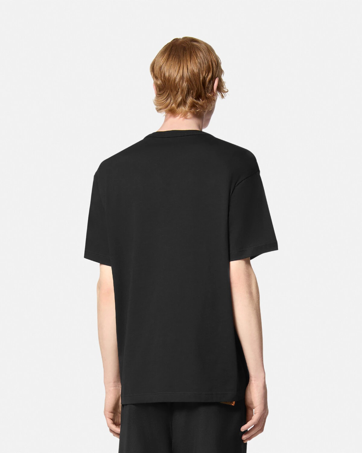Tシャツ・カットソー VERSACE JEANS FW24 GOTHIC LOGO T-SHIRT (77GAHL02 CJ01L238) VERSACE JEANS COUTURE Crystal Gothic Logo Regular-Fit T