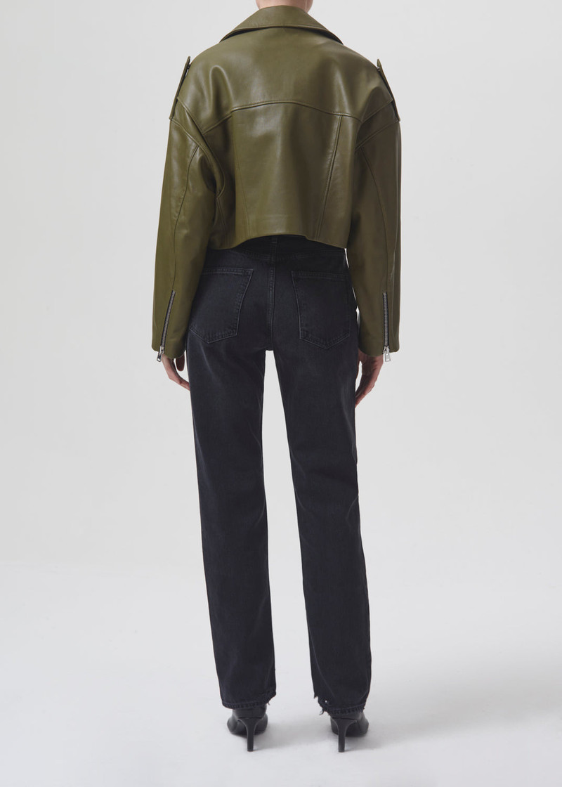 AGOLDE REMI CROPPED LEATHER BIKER JACKET IN GRASS outlook