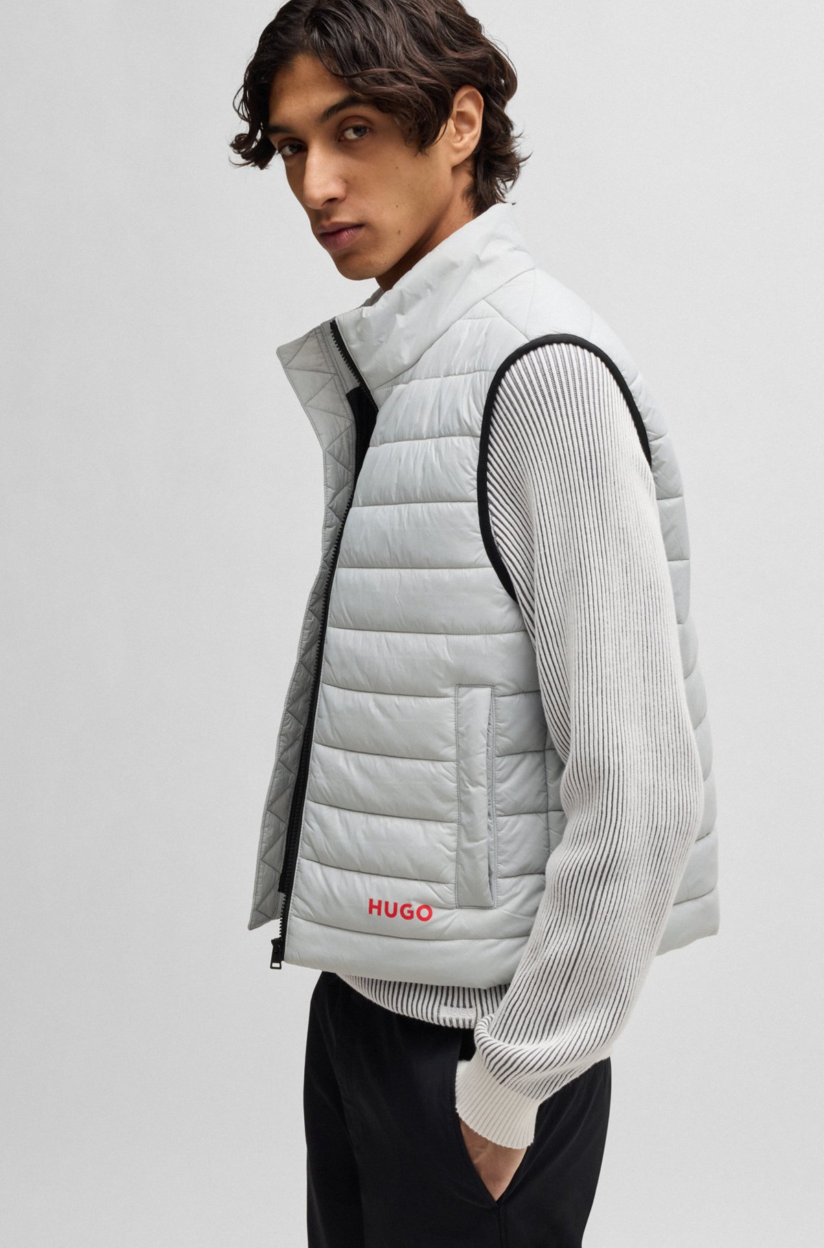 WATER-REPELLENT SLIM-FIT GILET WITH LOGO DETAIL - 6