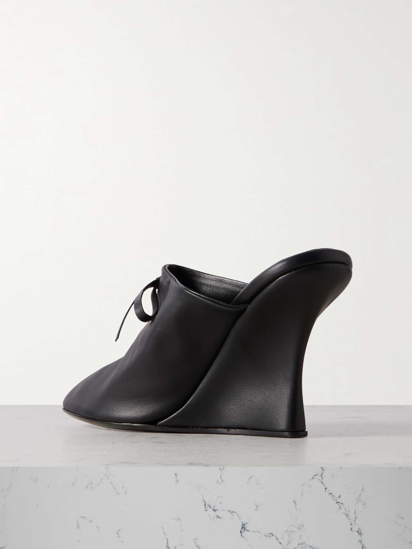 Bow-embellished leather wedge mules - 3
