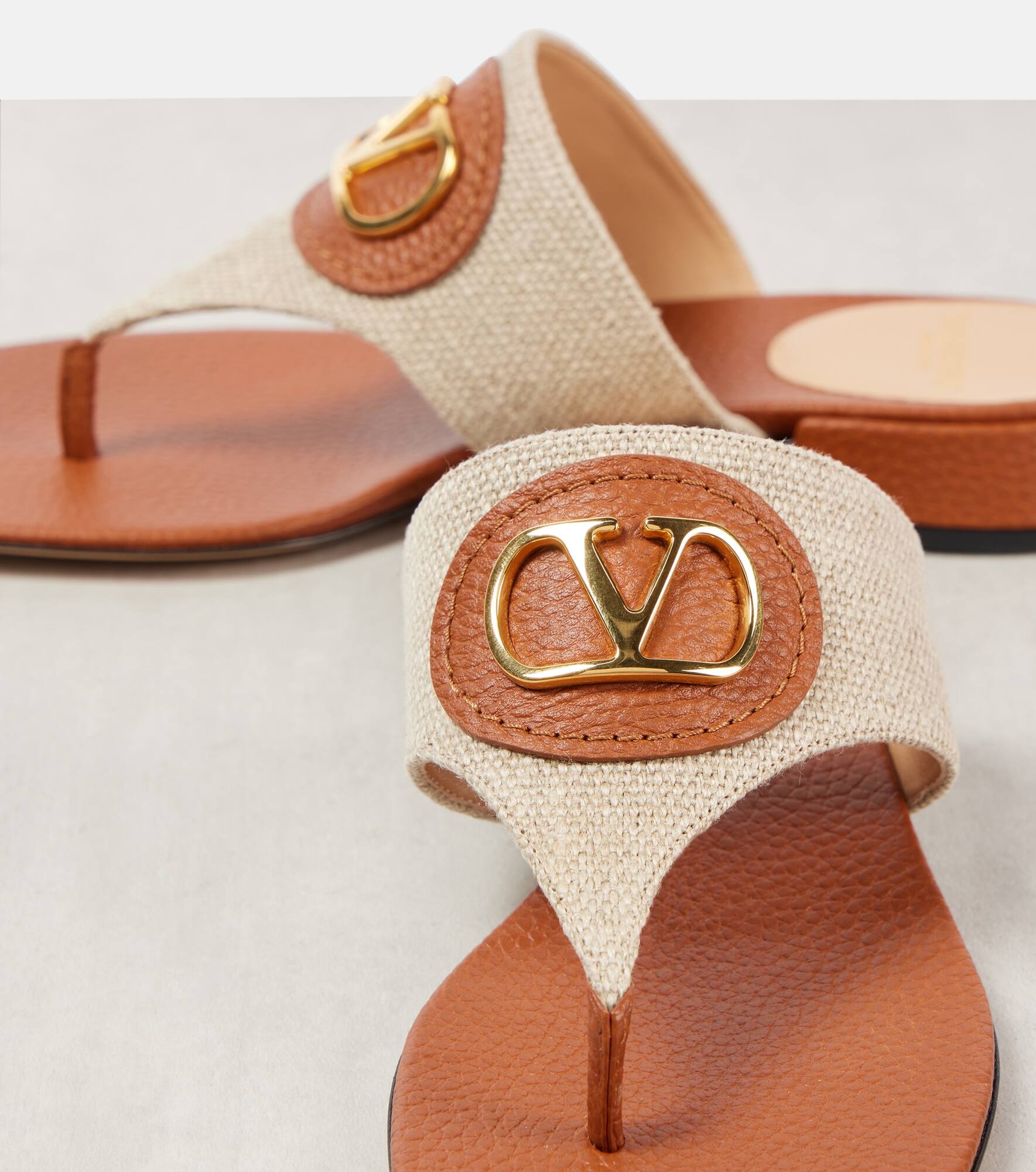 VLogo Signature canvas thong sandals - 5
