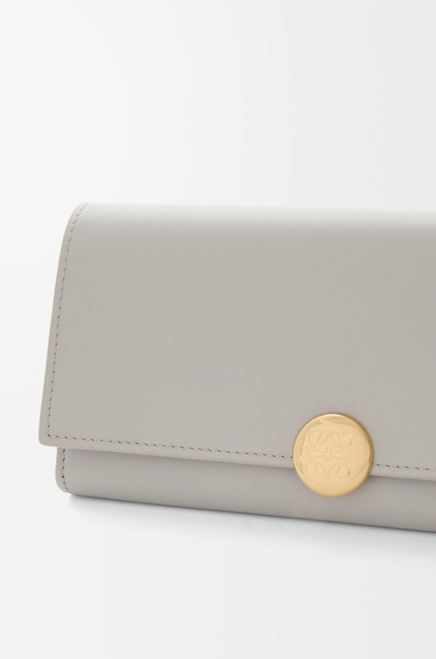 Pebble continental wallet in shiny nappa calfskin - 5