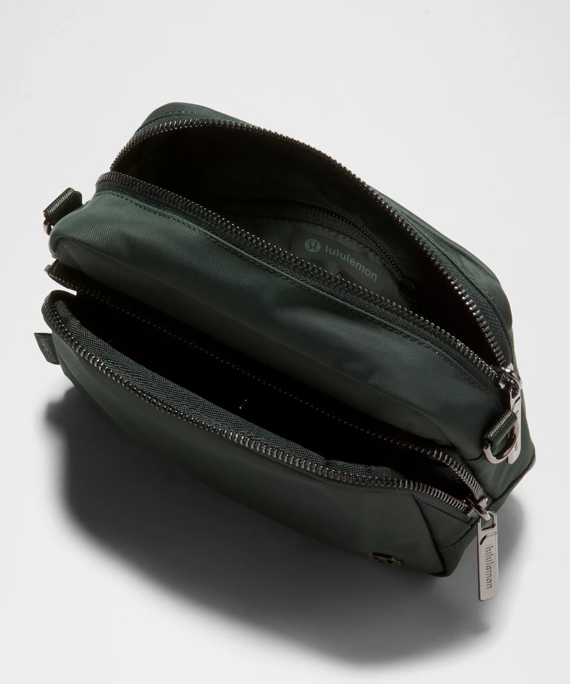 Everywhere Crossbody Bag 2L *Metal Hardware 4