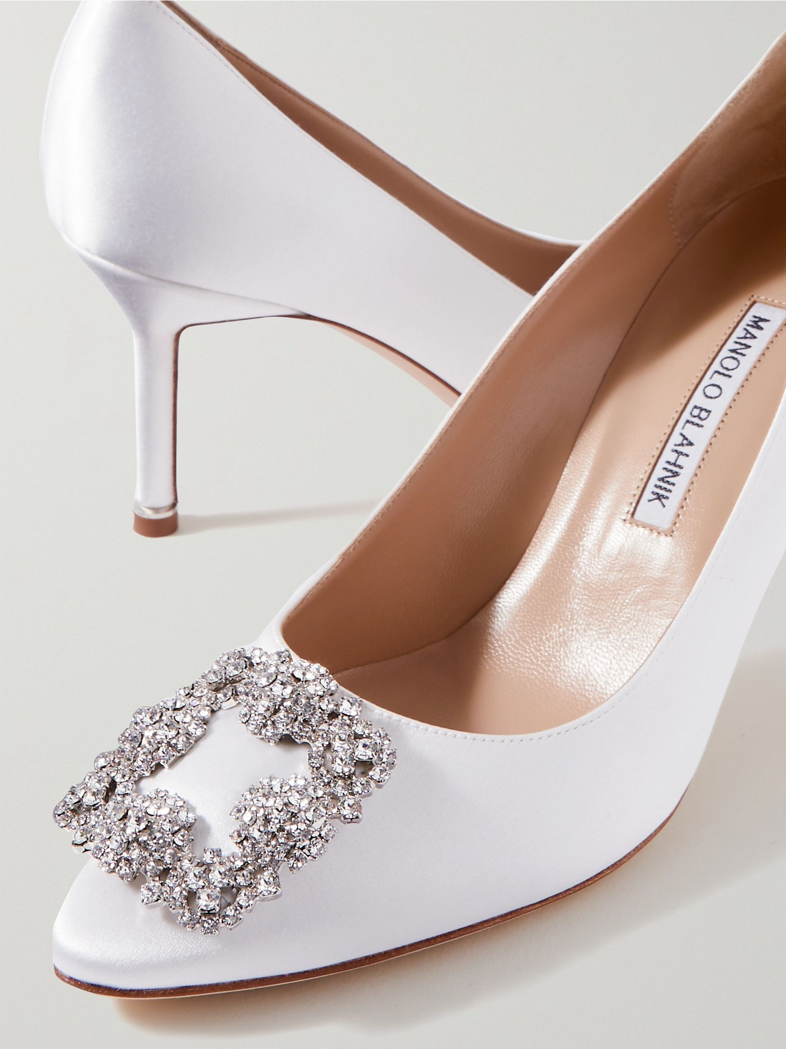 Hangisi 70 crystal-embellished satin pumps White - 4